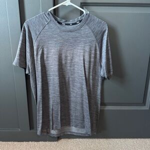Rhône Men's Heather Gray Short Sleeve Tee